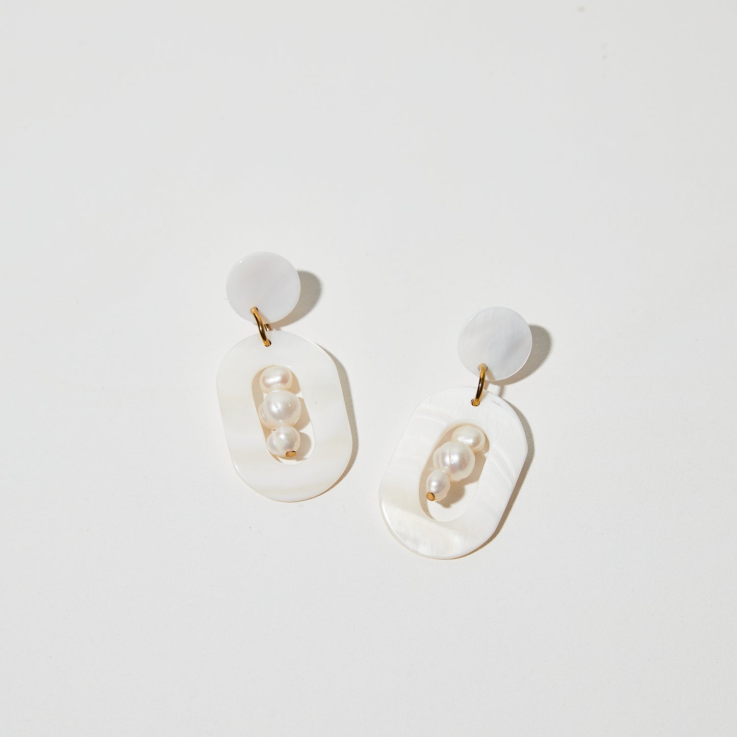 Pearl Dangle Earrings: White