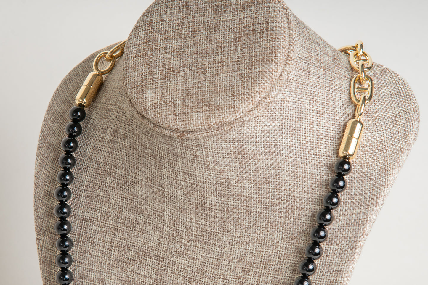 4-in-1 necklace set Black & Gold