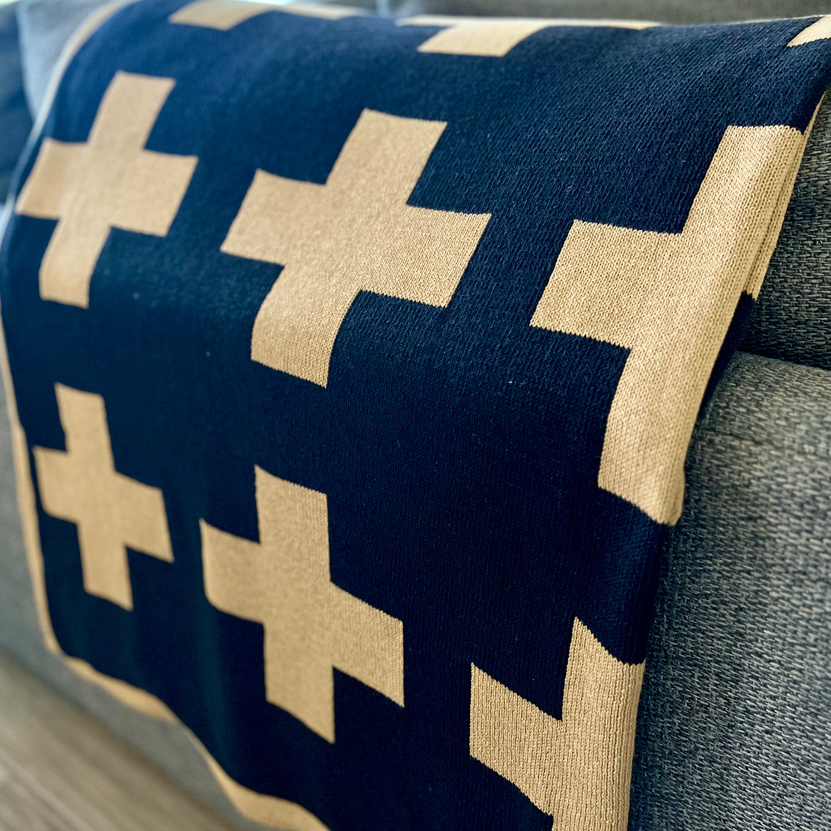 Swiss Cross Throw - Oatmeal/Black