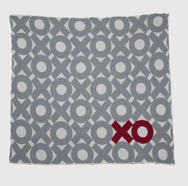 XOXO Throw