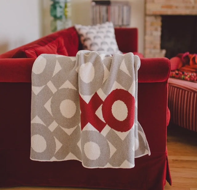 XOXO Throw